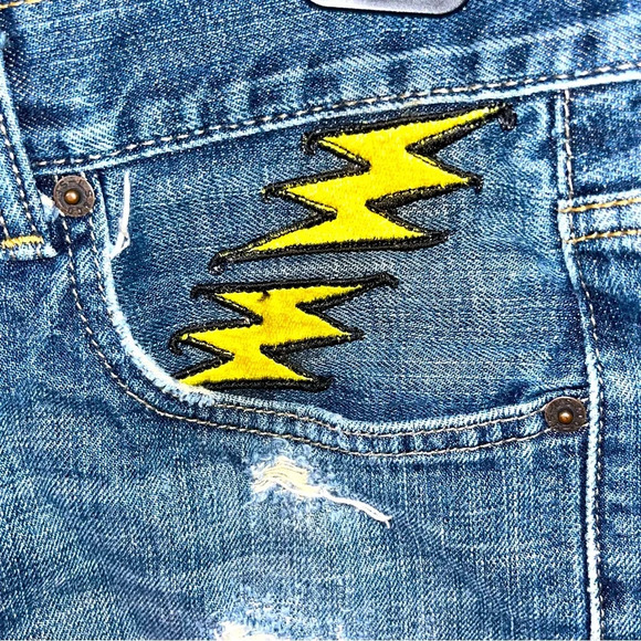 Levis 569 Cut Off Distressed Denim Shorts Womens 30/31 Patches Y2K Festival - Picture 4 of 10